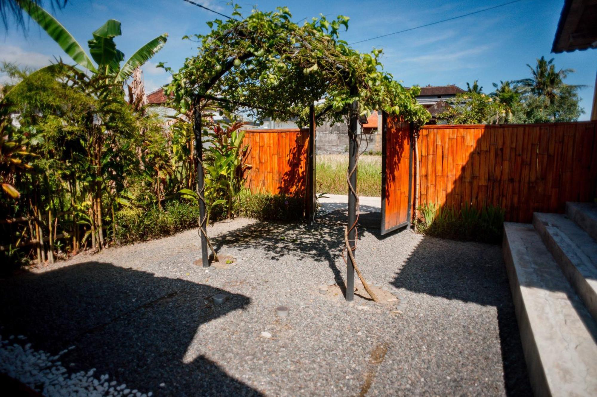 Nila Chandra Bungalows Убуд Екстериор снимка